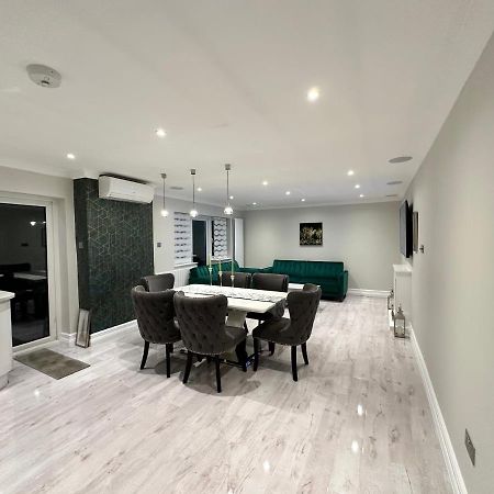 דירות גרינפורד Luxury House מראה חיצוני תמונה