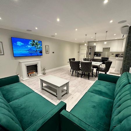 דירות גרינפורד Luxury House מראה חיצוני תמונה