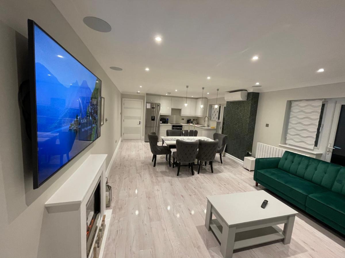 דירות גרינפורד Luxury House מראה חיצוני תמונה