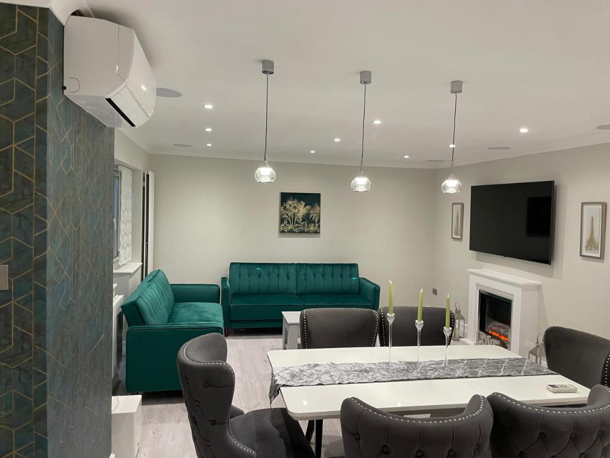 דירות גרינפורד Luxury House מראה חיצוני תמונה