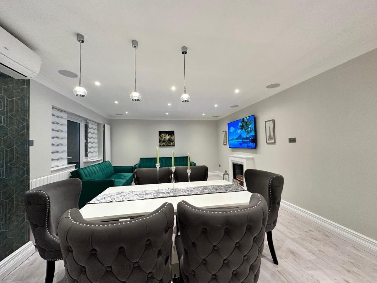 דירות גרינפורד Luxury House מראה חיצוני תמונה