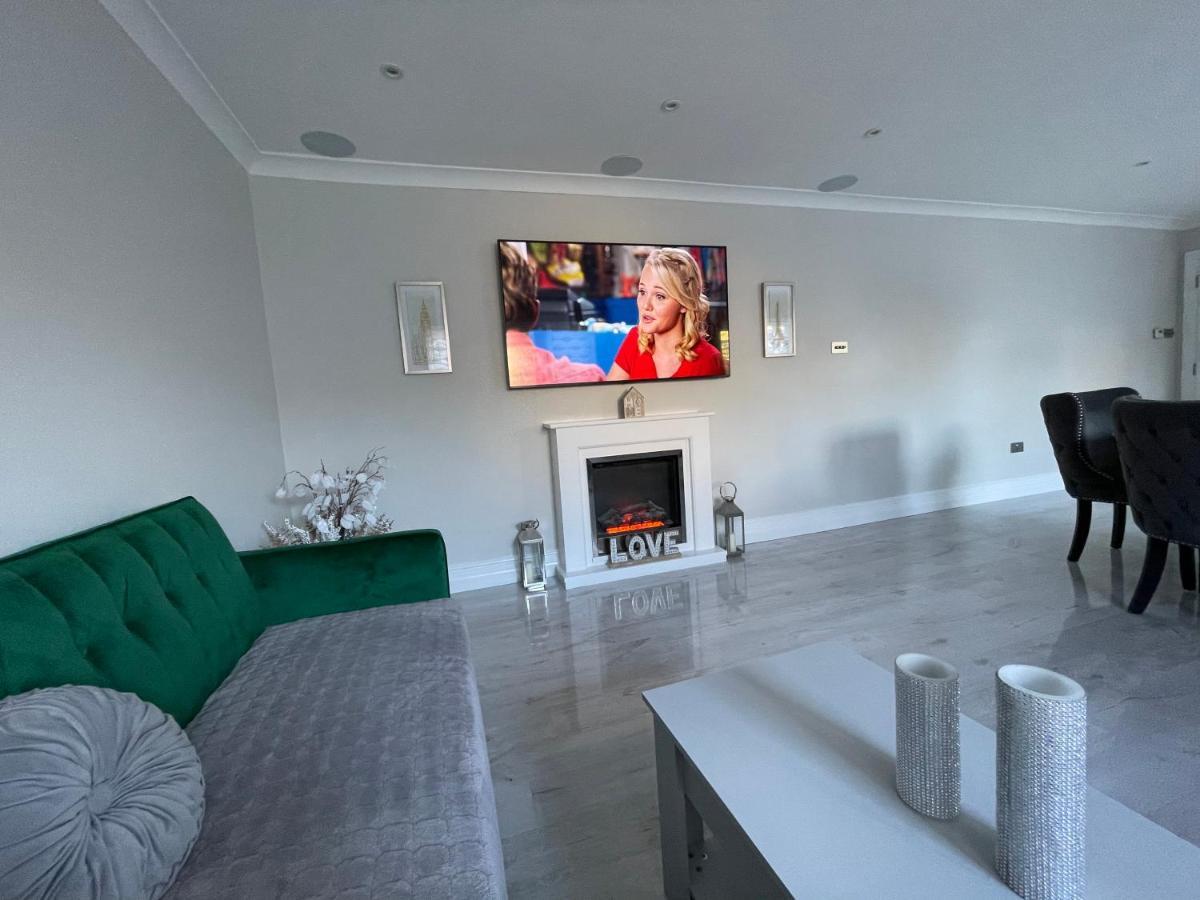 דירות גרינפורד Luxury House מראה חיצוני תמונה
