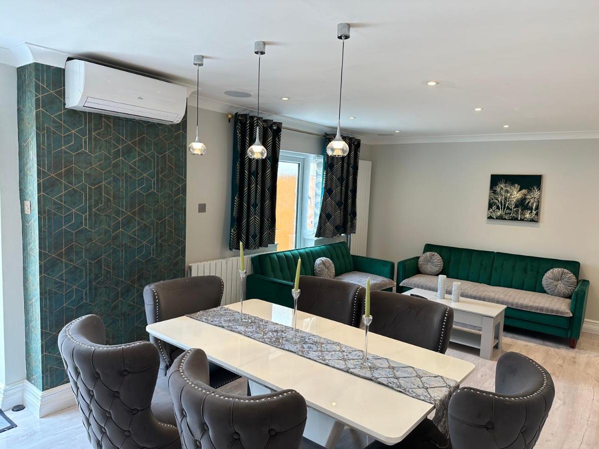 דירות גרינפורד Luxury House מראה חיצוני תמונה