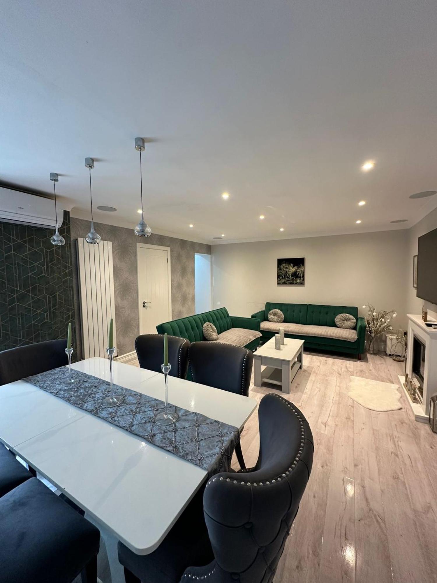דירות גרינפורד Luxury House מראה חיצוני תמונה